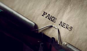 Искусственный интелект определяет поддельные новости, измеряя точность источника